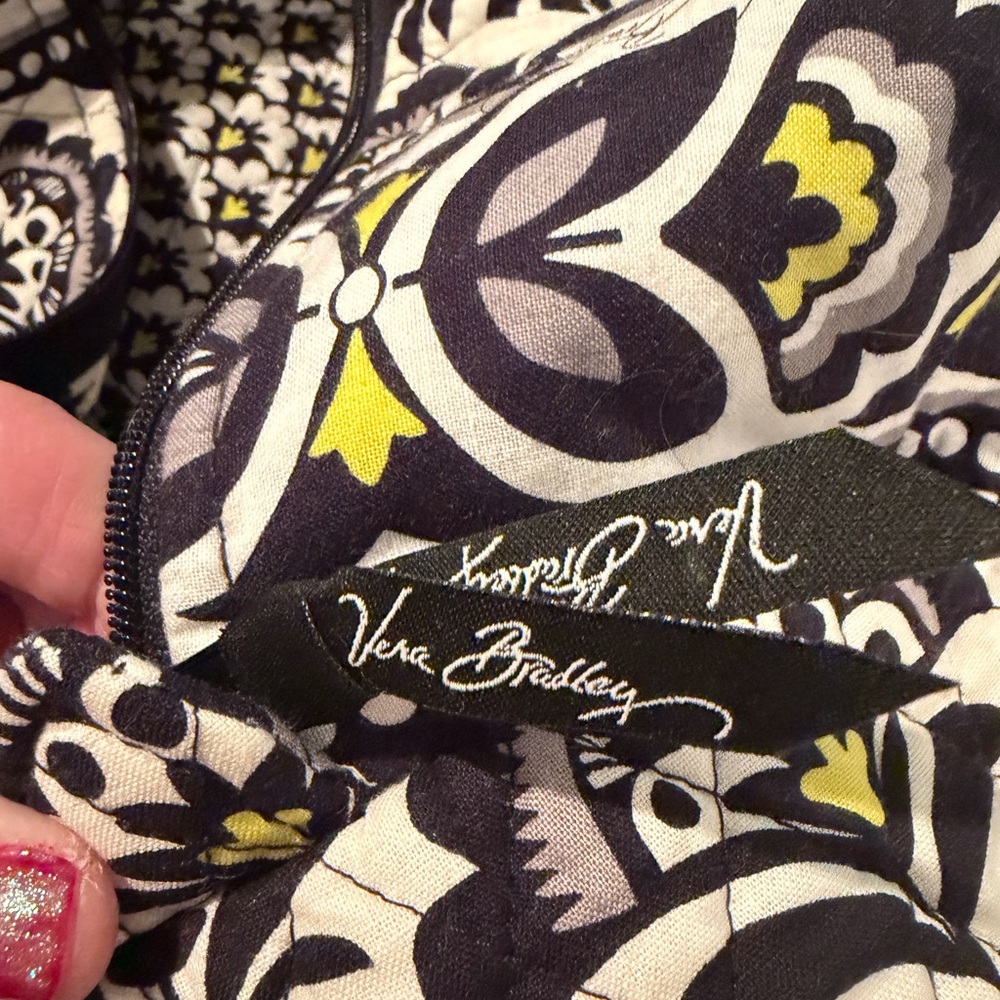 Vera Bradley Large duffle EUC - Picture 6 of 6